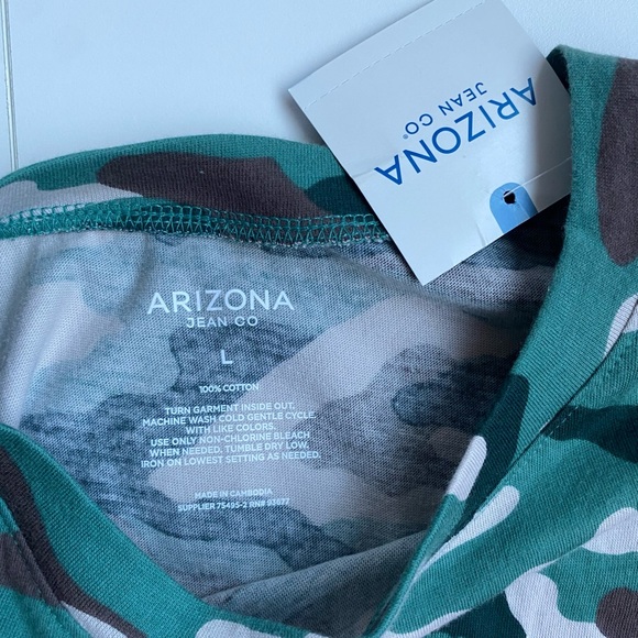 Arizona Women’s Camo Crop Tee - Picture 6 of 6